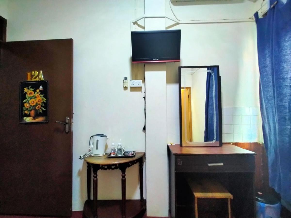 Spot On 89994 Rz Gold Hotel Kuala Kerai Exterior photo